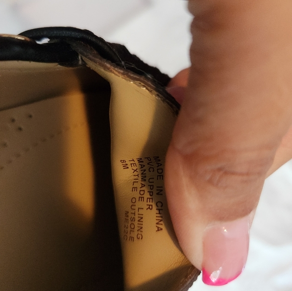 Micheal Kors shoes - Picture 2 of 2